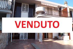 VILLA A SCHIERA A ANZIO