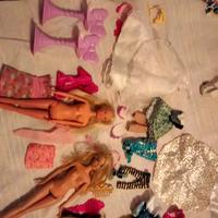 Barbie, vestiti e accessori