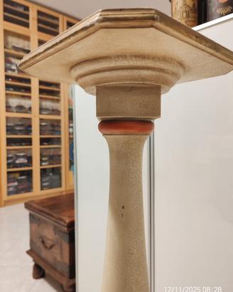 colonna in legno massello laccato