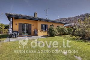 Villa indipendente con giardino,piscina e tennis