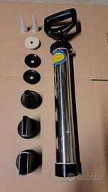 Pistola per stuccatura e per calafataggio