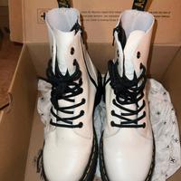 Dr Martens Jadon white