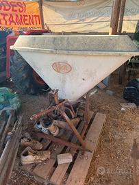 Spandiconcime Vicit a tubo oscillante