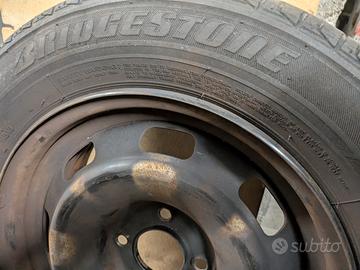cerchi in ferro 4 fori con pneumatici estivi monta