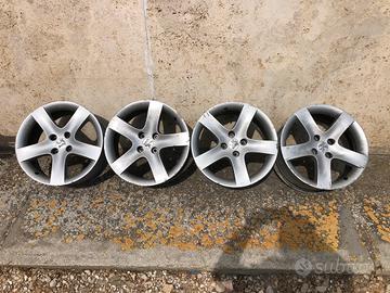 Cerchi in lega 17 quattro fori per Peugeot