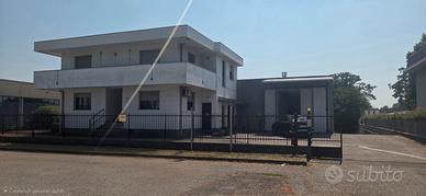 Capannone industriale con uffici