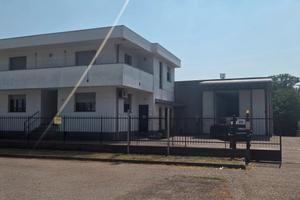 Capannone industriale con uffici