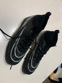 Scarpe calcetto taglia 42