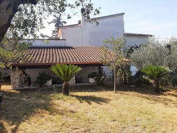 Abitazione con garage e terreni a Castelforte (LT)