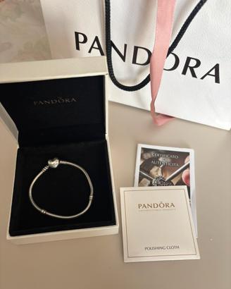 Bracciale pandora moments chiusura cuore