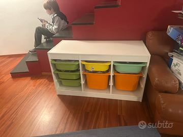 Trofast ikea struttura con contenitori