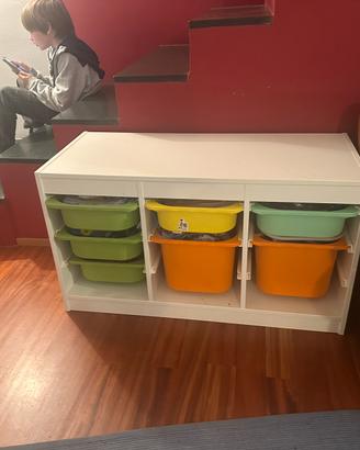 Trofast ikea struttura con contenitori