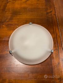 Plafoniera in vetro satinato