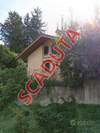 Immobile in asta di 214 m² con box auto a Rocca di