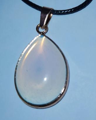 Ciondolo in pietra dura naturale di opalite