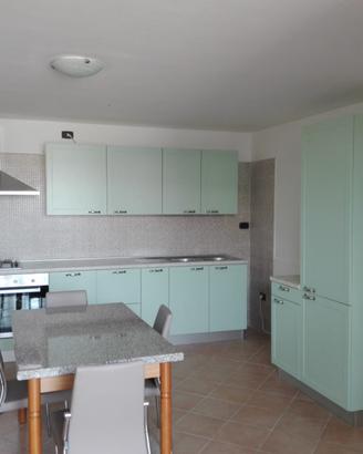 Cucina compl., camera matrimoniale, letto singolo