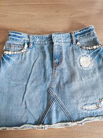 Minigonna jeans GAP, personalizzata con bottoni