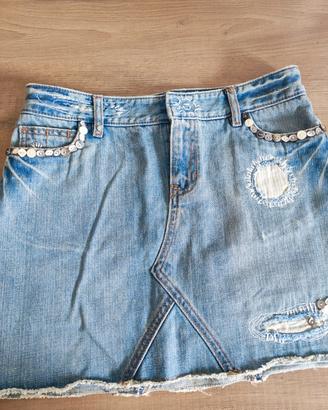 Minigonna jeans GAP, personalizzata con bottoni