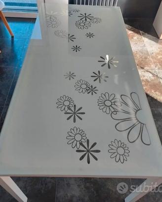 Tavolo da pranzo moderno in vetro decorato