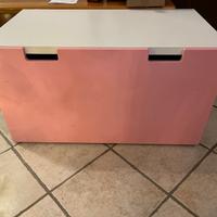 Panca con casseto con ruote