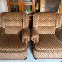 Coppia di poltrone da salotto comode e ben tenute