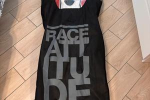 Tuta Gimoto in canguro