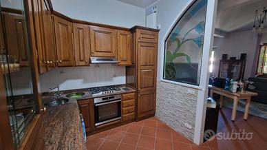 Cucina Angolare Castagno Massello + Tavolo e sedie