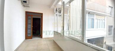 S2 zona corso: arredato moderno