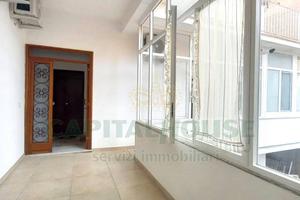 S2 zona corso: arredato moderno