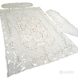 Tovaglia ricamata uncinetto 240x150 +12 tovaglioli