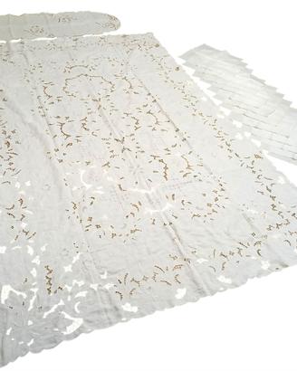 Tovaglia ricamata uncinetto 240x150 +12 tovaglioli
