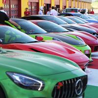 Giro in pista con le supercar. Trattamento VIP