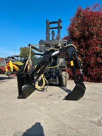 A189 - Braccio retro escavatore per trattore