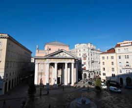 Piazza della borsa stabile ristrutturato