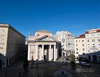 Piazza della borsa stabile ristrutturato