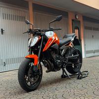 Ktm duke 790 orange