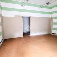 NEGOZIO A CALOLZIOCORTE