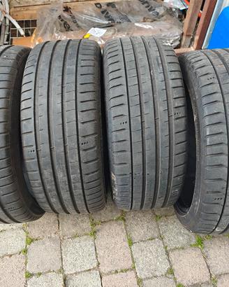 225/45-19 Michelin