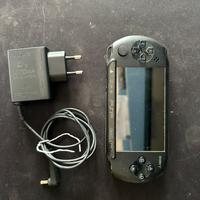 Psp con caricatore e 10 giochi + memory stich