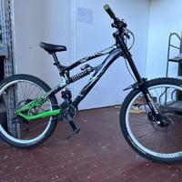 MTB da downhill Lapierre Froggy 318