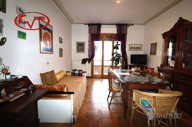 Appartamento di 120 m² con 5 locali e box auto a M