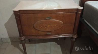 COMODINI IN LEGNO INTARSIATO