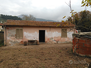 Rustico nel verde zona Romagnano
