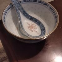 Ciotola e cucchiaio in porcellana cinese vintage