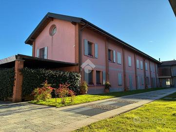 VILLA A SCHIERA A CORBETTA