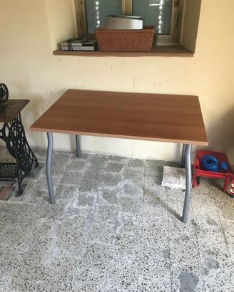 Tavolo acciaio-legno