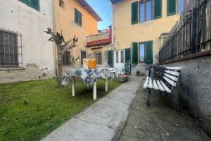 CASA SEMINDIPENDENTE A CAMPI BISENZIO