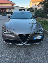 Alfa romeo giulia 2.2 160 cv at8