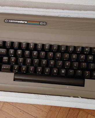 Commodore 64 potenziato – SID/KERNAL/PLA nuovi – s