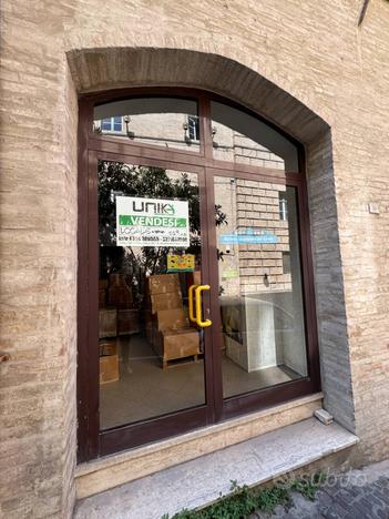 Locale commerciale artigianale uffici - Fermo